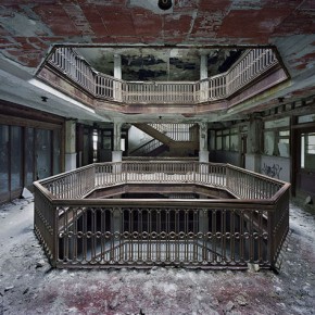 Yves Marchand & Romain Meffre: "The Ruins of Detroit"